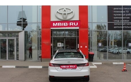 Toyota Camry, 2024 год, 3 860 000 рублей, 6 фотография