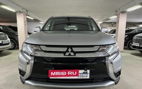 Mitsubishi Outlander III рестайлинг 3, 2015 год, 1 739 000 рублей, 3 фотография