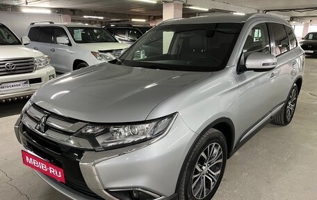 Mitsubishi Outlander III рестайлинг 3, 2015 год, 1 739 000 рублей, 2 фотография
