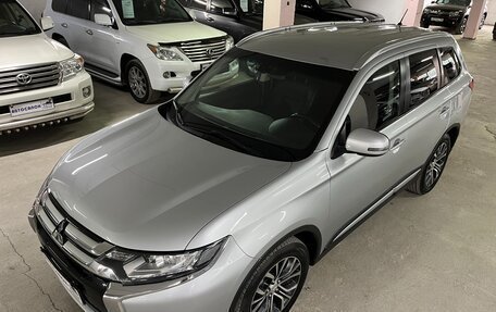 Mitsubishi Outlander III рестайлинг 3, 2015 год, 1 739 000 рублей, 10 фотография