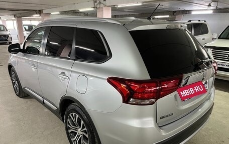 Mitsubishi Outlander III рестайлинг 3, 2015 год, 1 739 000 рублей, 8 фотография