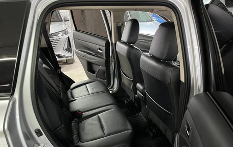 Mitsubishi Outlander III рестайлинг 3, 2015 год, 1 739 000 рублей, 21 фотография