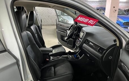 Mitsubishi Outlander III рестайлинг 3, 2015 год, 1 739 000 рублей, 22 фотография