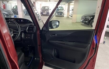 Nissan Serena IV, 2018 год, 2 299 000 рублей, 10 фотография