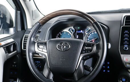 Toyota Land Cruiser Prado 150 рестайлинг 2, 2021 год, 7 245 000 рублей, 16 фотография