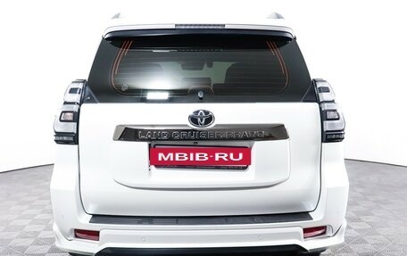 Toyota Land Cruiser Prado 150 рестайлинг 2, 2021 год, 7 245 000 рублей, 6 фотография