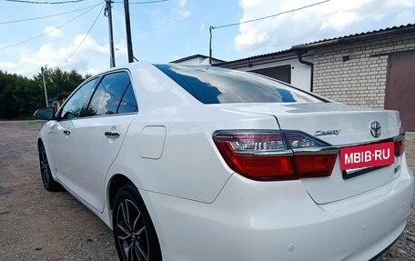 Toyota Camry, 2017 год, 1 750 000 рублей, 6 фотография