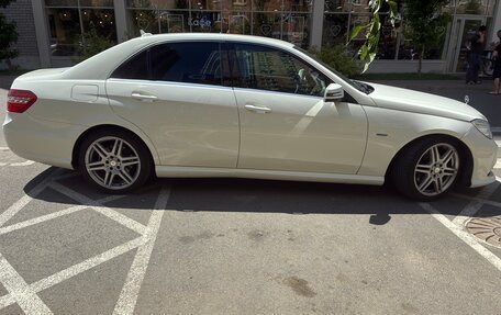 Mercedes-Benz E-Класс, 2012 год, 1 550 000 рублей, 6 фотография