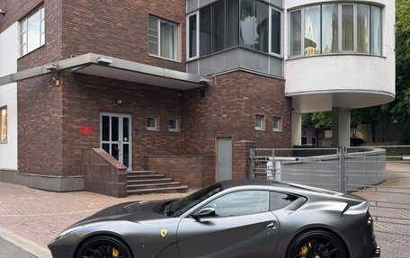 Ferrari 812, 2019 год, 30 990 000 рублей, 5 фотография