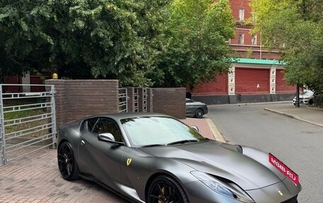 Ferrari 812, 2019 год, 30 990 000 рублей, 3 фотография