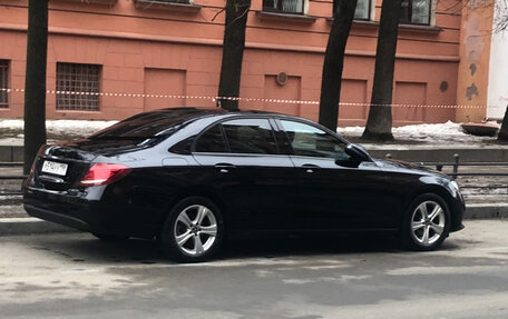 Mercedes-Benz E-Класс, 2019 год, 2 100 000 рублей, 12 фотография