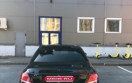 Mercedes-Benz E-Класс, 2019 год, 2 100 000 рублей, 8 фотография