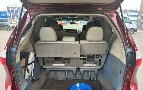 Toyota Sienna III, 2016 год, 3 050 000 рублей, 6 фотография