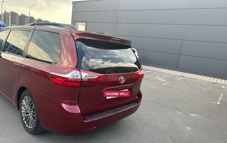 Toyota Sienna III, 2016 год, 3 050 000 рублей, 17 фотография