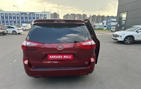 Toyota Sienna III, 2016 год, 3 050 000 рублей, 16 фотография