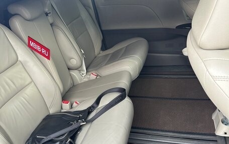 Toyota Sienna III, 2016 год, 3 050 000 рублей, 11 фотография