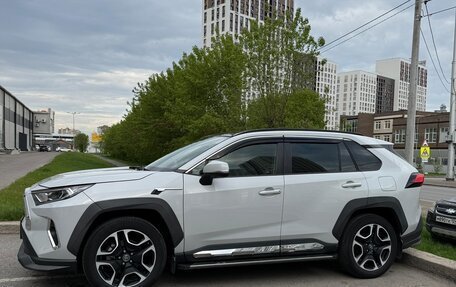 Toyota RAV4, 2019 год, 3 600 000 рублей, 1 фотография
