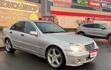 Mercedes-Benz C-Класс, 2004 год, 725 000 рублей, 3 фотография