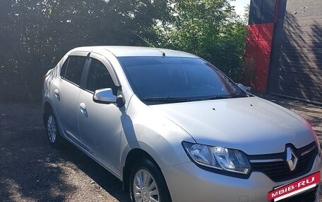 Renault Logan II, 2014 год, 900 000 рублей, 4 фотография