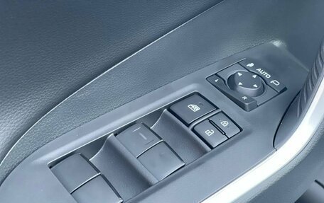 Toyota RAV4, 2025 год, 3 670 000 рублей, 10 фотография