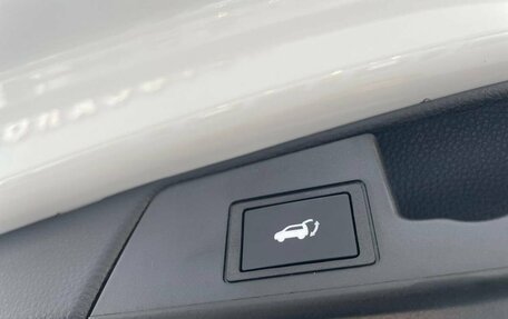 Toyota RAV4, 2025 год, 3 670 000 рублей, 30 фотография