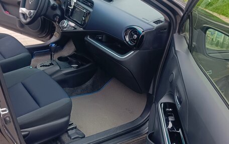 Toyota Prius c I, 2015 год, 1 150 000 рублей, 6 фотография