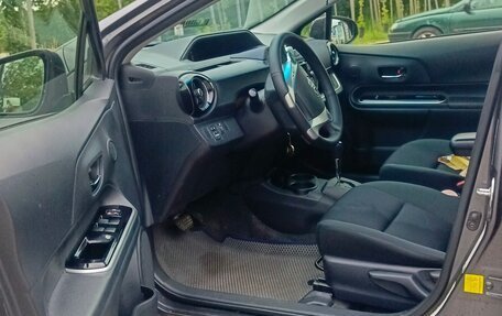 Toyota Prius c I, 2015 год, 1 150 000 рублей, 8 фотография