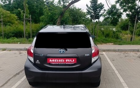Toyota Prius c I, 2015 год, 1 150 000 рублей, 12 фотография