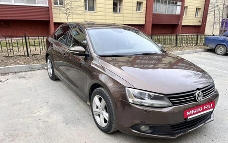 Volkswagen Jetta VI, 2011 год, 980 000 рублей, 6 фотография
