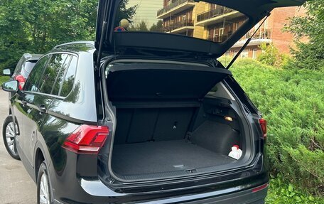 Volkswagen Tiguan II, 2018 год, 1 900 000 рублей, 3 фотография