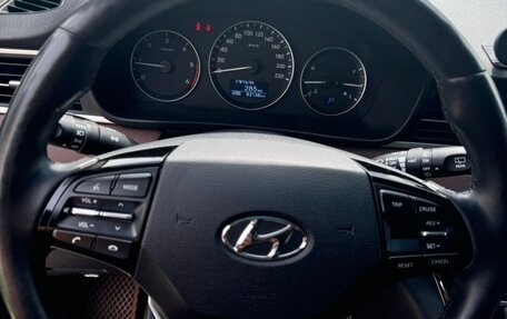 Hyundai Grand Starex Grand Starex I рестайлинг 2, 2019 год, 4 590 000 рублей, 5 фотография