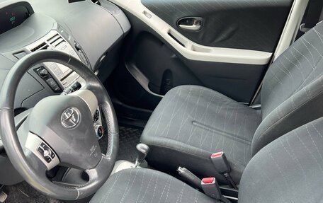 Toyota Yaris III рестайлинг, 2008 год, 525 000 рублей, 15 фотография