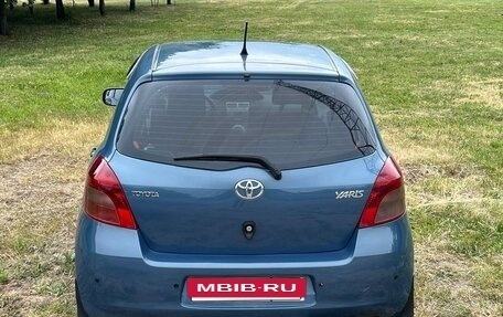 Toyota Yaris III рестайлинг, 2008 год, 525 000 рублей, 10 фотография