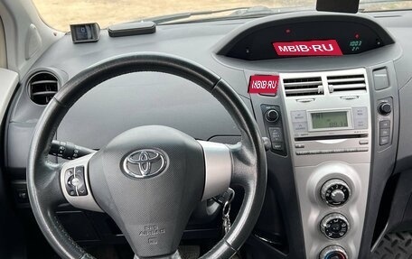 Toyota Yaris III рестайлинг, 2008 год, 525 000 рублей, 13 фотография