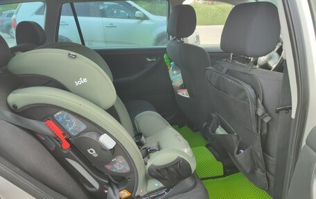 Toyota Corolla, 2004 год, 750 000 рублей, 19 фотография