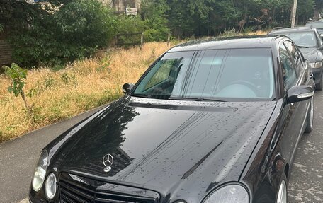 Mercedes-Benz E-Класс, 2004 год, 1 100 000 рублей, 4 фотография