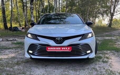 Toyota Camry, 2018 год, 2 490 000 рублей, 1 фотография