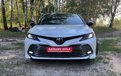 Toyota Camry, 2018 год, 2 490 000 рублей, 1 фотография