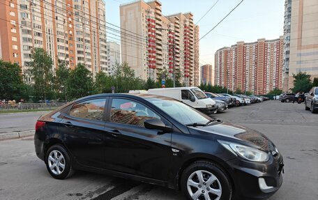 Hyundai Solaris II рестайлинг, 2011 год, 640 000 рублей, 1 фотография
