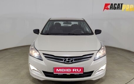 Hyundai Solaris II рестайлинг, 2015 год, 1 060 000 рублей, 2 фотография