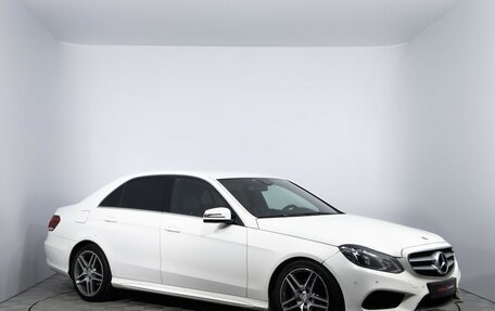 Mercedes-Benz E-Класс, 2015 год, 1 950 000 рублей, 3 фотография