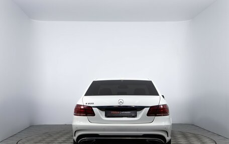 Mercedes-Benz E-Класс, 2015 год, 1 950 000 рублей, 6 фотография