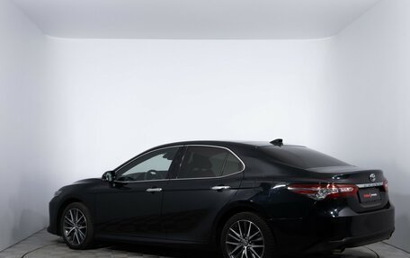 Toyota Camry, 2022 год, 3 470 000 рублей, 7 фотография