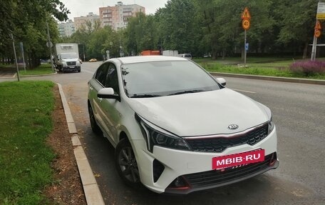 KIA Rio IV, 2021 год, 1 690 000 рублей, 2 фотография