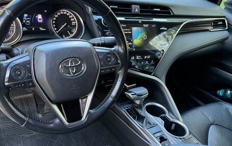 Toyota Camry, 2018 год, 2 490 000 рублей, 7 фотография