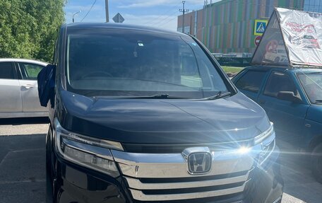 Honda Stepwgn IV, 2018 год, 2 900 000 рублей, 2 фотография