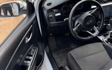 KIA Rio IV, 2018 год, 1 000 000 рублей, 8 фотография