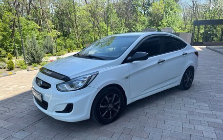 Hyundai Solaris II рестайлинг, 2013 год, 595 000 рублей, 3 фотография