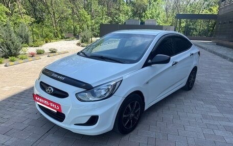 Hyundai Solaris II рестайлинг, 2013 год, 595 000 рублей, 2 фотография