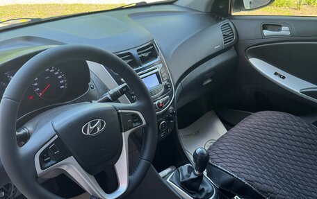 Hyundai Solaris II рестайлинг, 2013 год, 595 000 рублей, 17 фотография